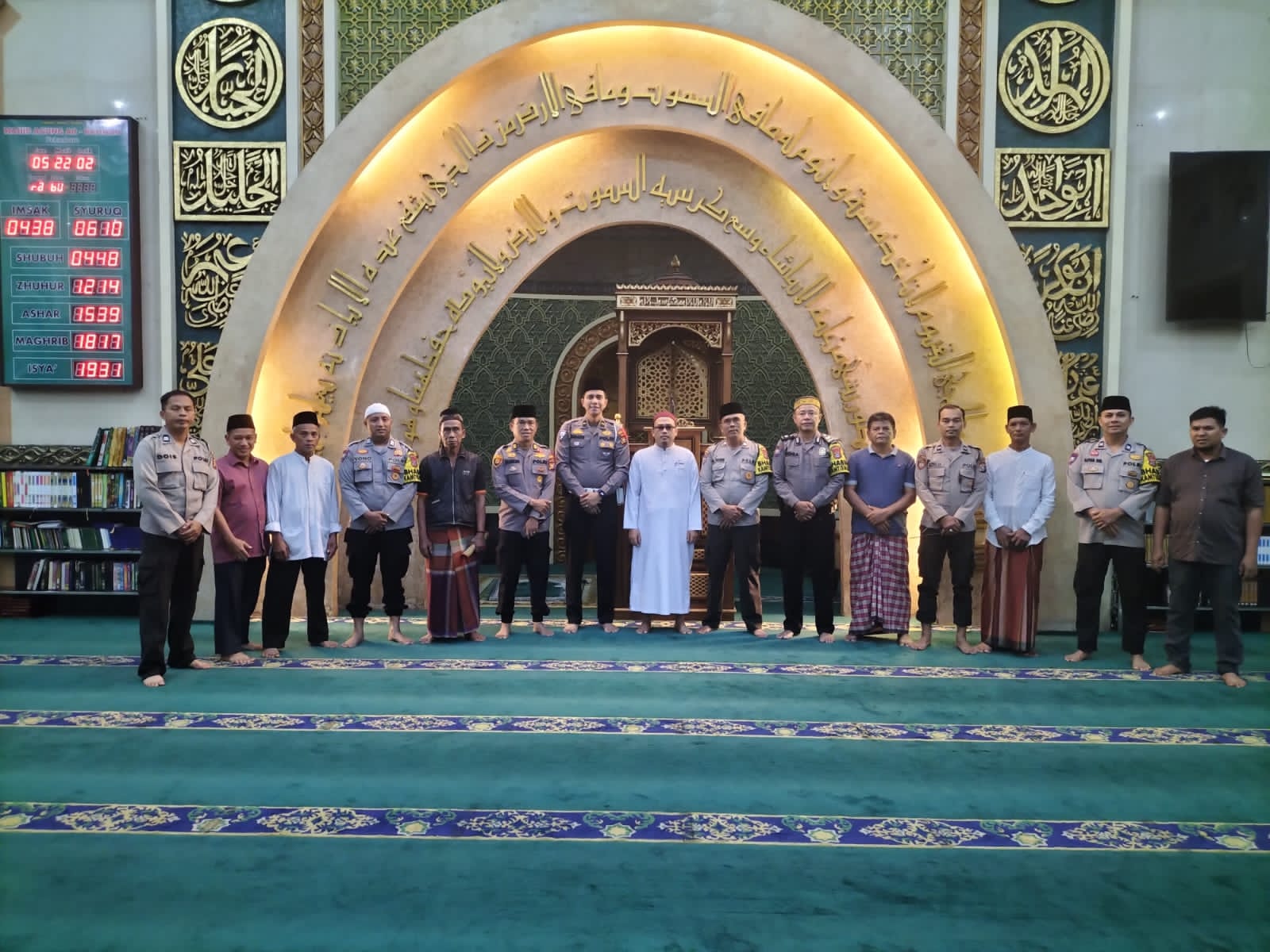 Polsek Sukajadi laksanakan Cooling System dengan mengelar giat Sholat Subuh Berjamaah